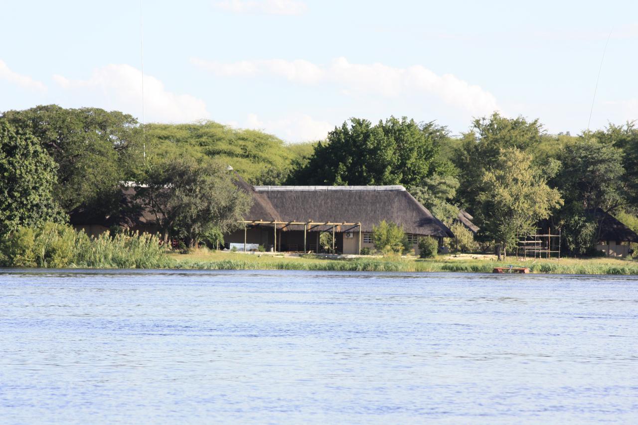 Big 5 Toro Lodge Kasane Extérieur photo